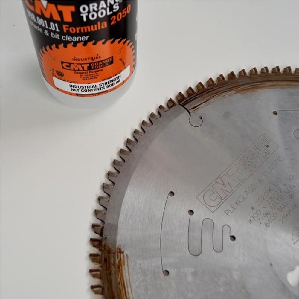 Baliedisplay met 8 spuitbussen